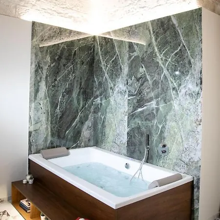 Amare Guest house *